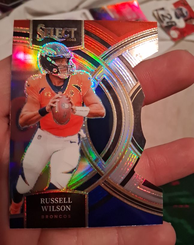 2023 Panini Select #129 Russell Wilson Broncos Premier Level Silver Prizm Die-Cut — front