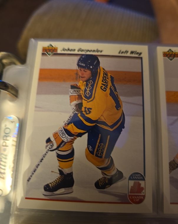 1991-92 Upper Deck #28 Johan Garpenlov — front