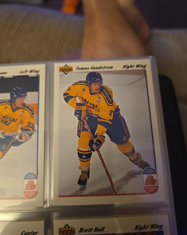 1991-92 Upper Deck #30 Tomas Sandstrom Sweden — front