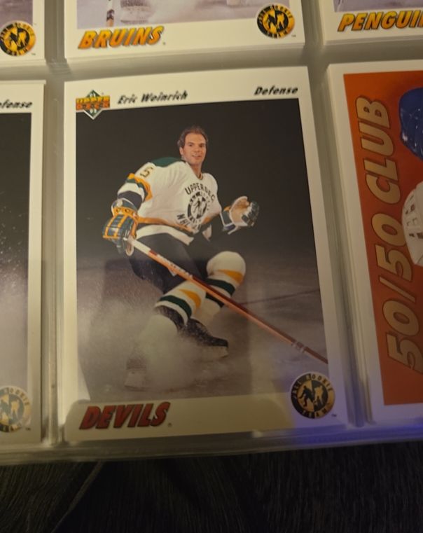 1991-92 Upper Deck #44 Eric Weinrich — front