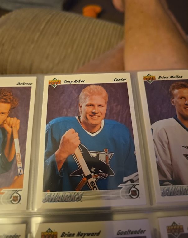1991-92 Upper Deck # Tony Hrkac San Jose Sharks — front
