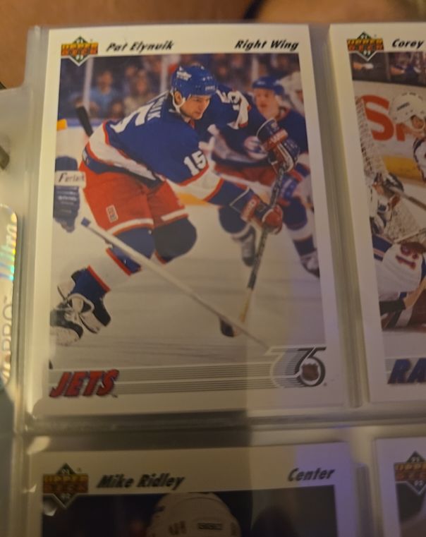 1991-92 Upper Deck #109 Pat Elynuik — front