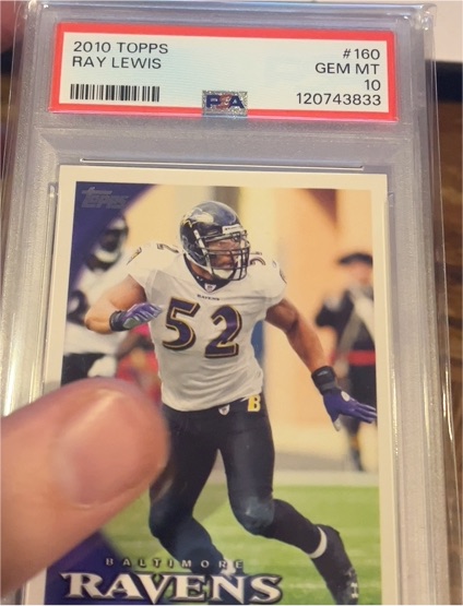 2010 Topps #160 Ray Lewis — front