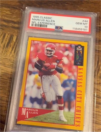 1995 Classic NFL Experience #44 Marcus Allen — front