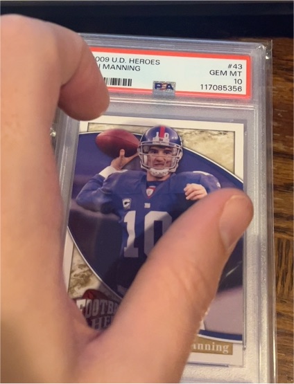 2009 U.D. Heroes #43 Eli Manning — front