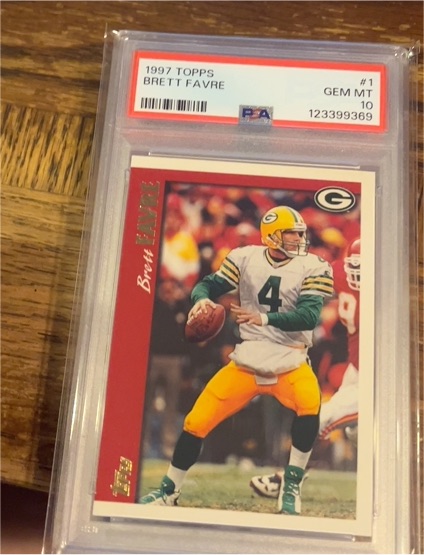 1997 Topps #1 Brett Favre — front