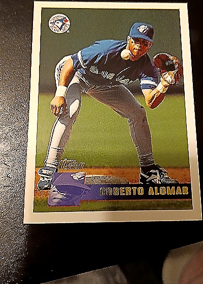 1993 Topps #300 Roberto Alomar — front