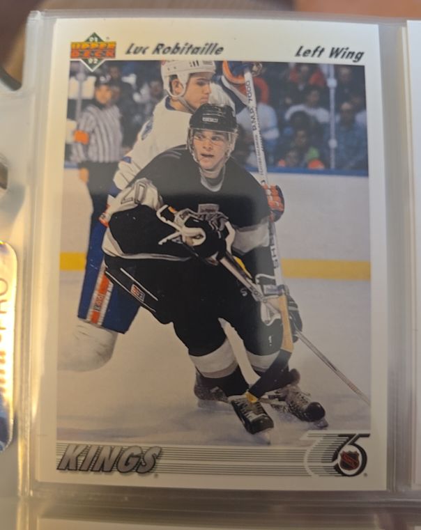 1991-92 Upper Deck #145 Luc Robitaille — front