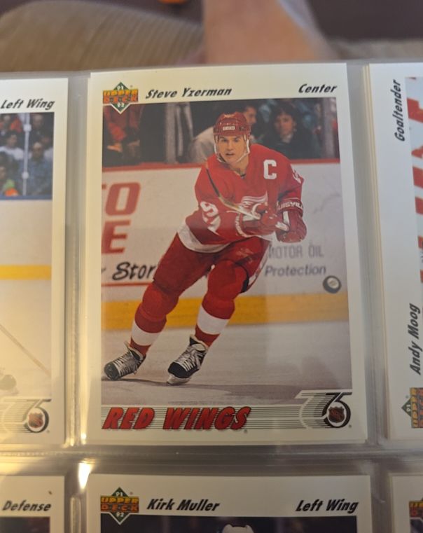 1991-92 Upper Deck #146 Steve Yzerman — front
