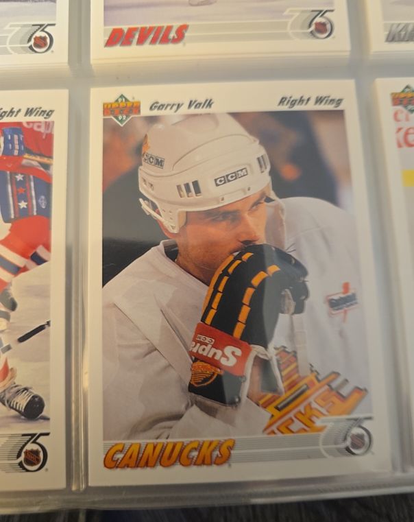 1991-92 Upper Deck #152 Garry Valk — front