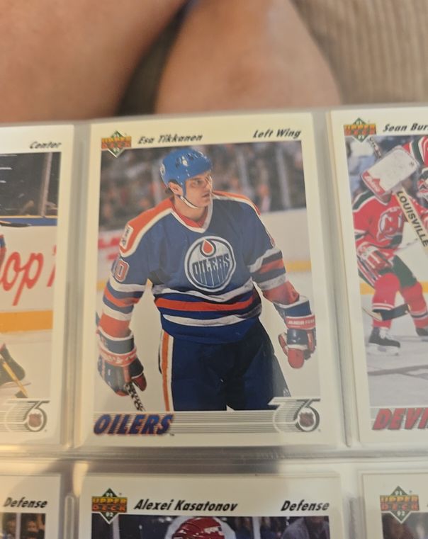 1991-92 Upper Deck #182 Esa Tikkanen — front