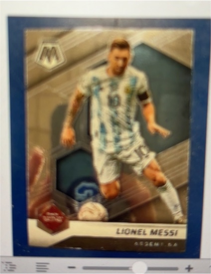 2021-22 Panini Mosaic #10 Lionel Messi — front