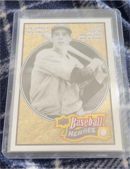2010 Upper Deck Baseball Heroes #BH-1 Joe DiMaggio — front