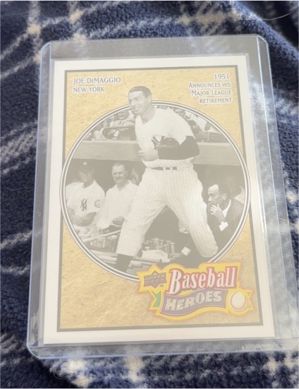 2010 Upper Deck Baseball Heroes #BH-7 Joe DiMaggio — front