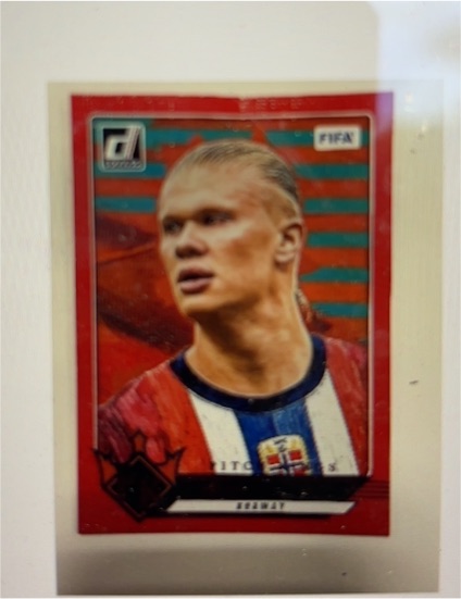 2024-25 Panini Donruss Soccer Pitch Kings #11 Erling Haaland — front