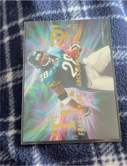 2000 SkyBox Dominion #7 Fred Taylor Turfs Up! — front