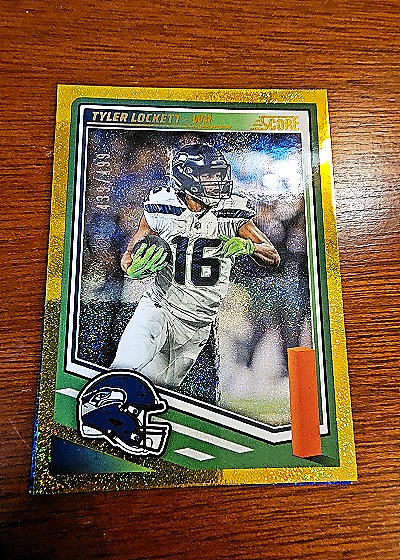 2025 Panini Score #86 Tyler Lockett — front