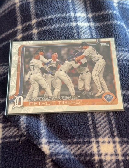 2025 Topps Series 1 #34 Detroit Tigers Team Card — front
