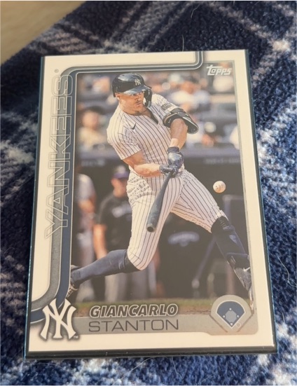 2025 Topps Series 1 #262 Giancarlo Stanton — front