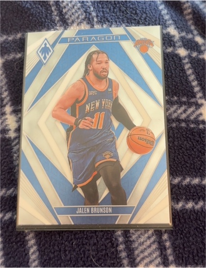 2023-24 Panini Phoenix Paragon #20 Jalen Brunson — front