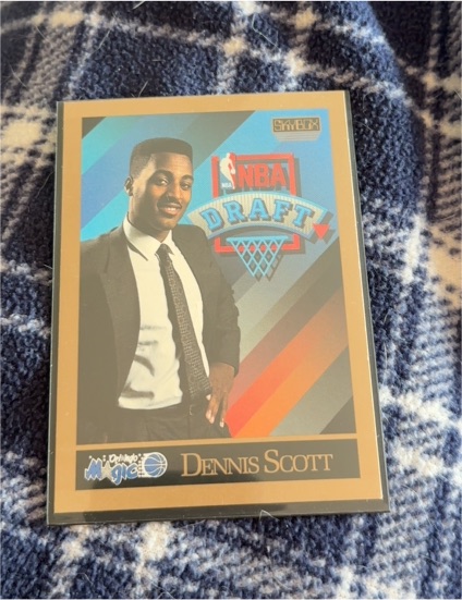 1990-91 SkyBox #363 Dennis Scott — front