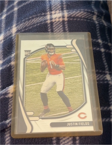 2021 Panini Absolute #108 Justin Fields — front