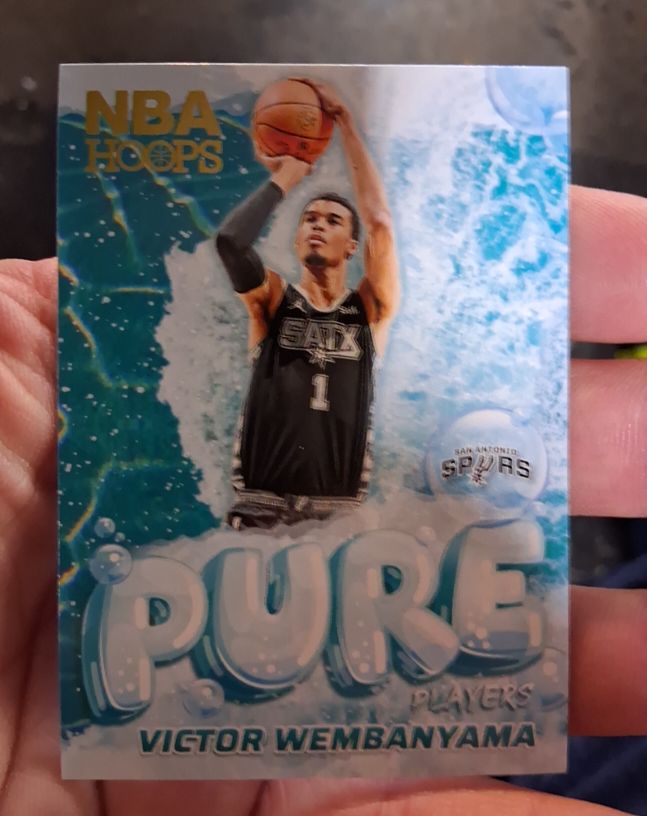 2024-25 Panini NBA Hoops #9 Victor Wembanyama — front