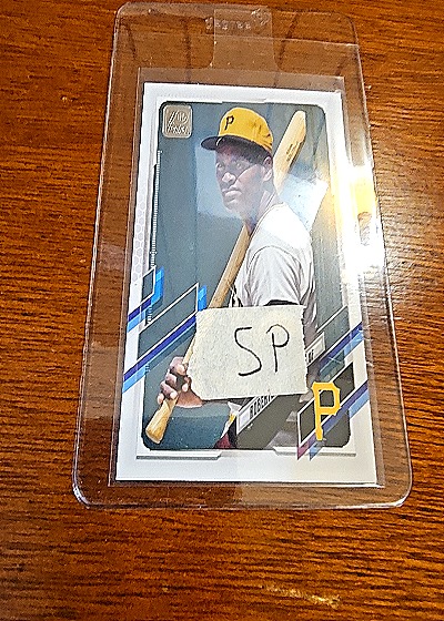 2021 Topps Series 2 #412 Roberto Clemente — front
