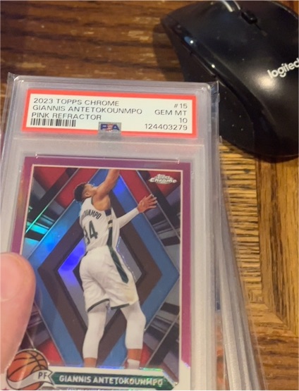2023 Topps Chrome #15 Giannis Antetokounmpo Pink Refractor — front