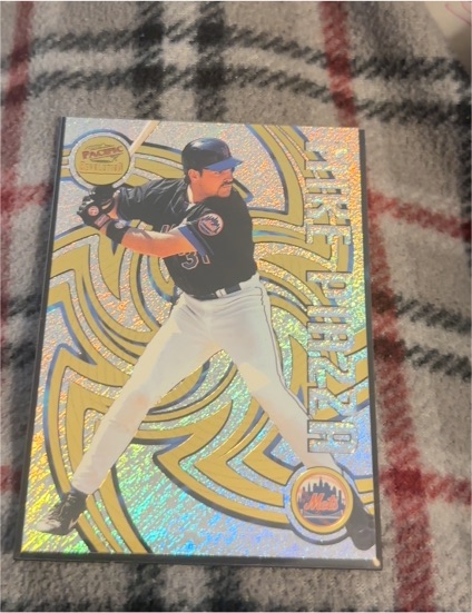 1998 Pacific Revolution #96 Mike Piazza — front