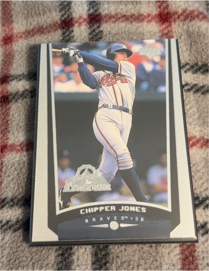 1999 Upper Deck #309 Chipper Jones Atlanta Braves — front