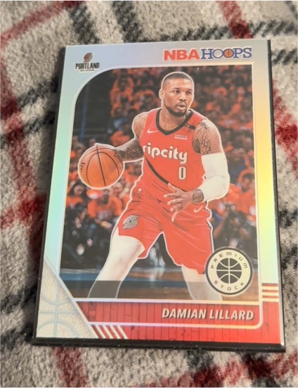 2019-20 Panini NBA Hoops Premium Stock #157 Damian Lillard — front