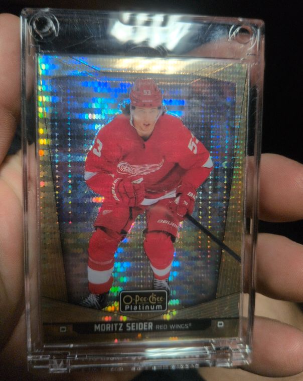 2024-25 O-Pee-Chee Platinum #53 Moritz Seider — front