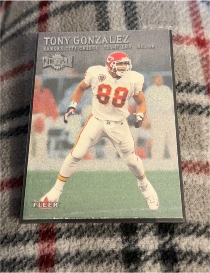 2000 Fleer Metal #179 Tony Gonzalez — front