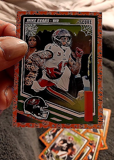 2025 Panini Score-A-Treat #285 Mike Evans — front