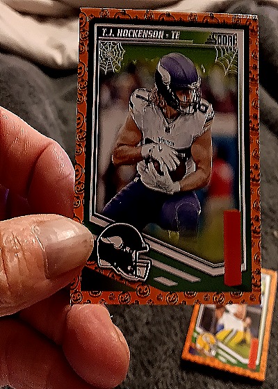 2025 Panini Score-A-Treat #101 T.J. Hockenson — front