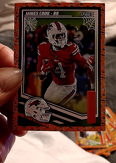 2025 Panini Score #124 James Cook — front