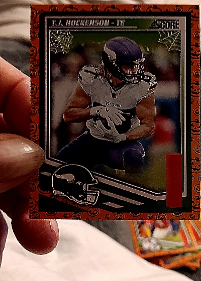 2025 Panini Score-A-Treat #101 T.J. Hockenson — front
