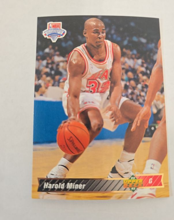 1992-93 Upper Deck #8 Harold Miner Rookie Card — front