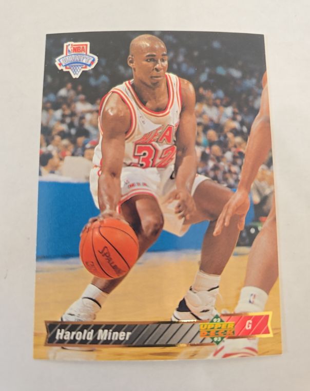 1992-93 Upper Deck #8 Harold Miner — front