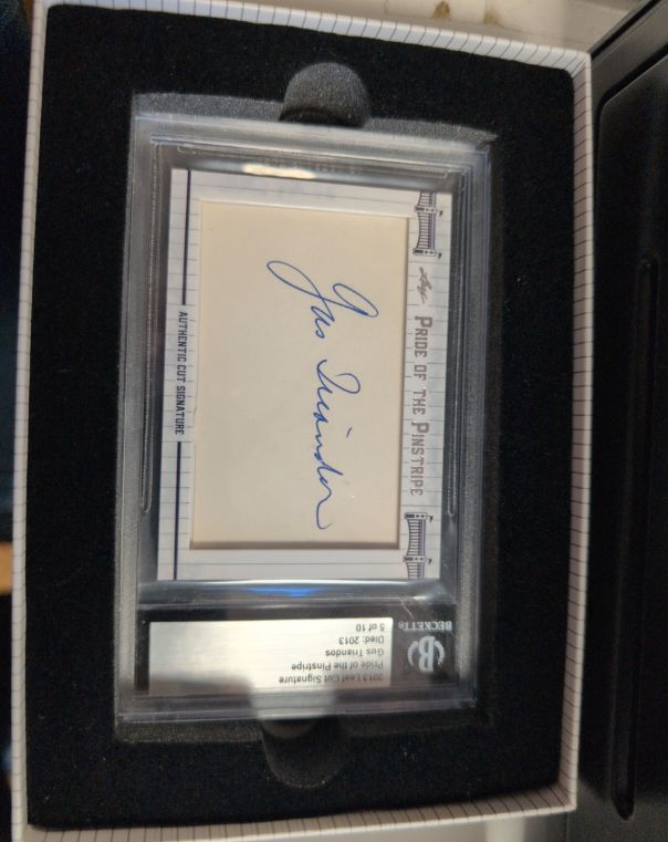 2011 Leaf Pride of the Pinstripe #1 Jim Leach Cut Signature — front