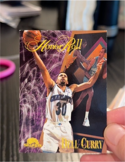 1995-96 SkyBox Premium Honor Roll #250 Dell Curry — front