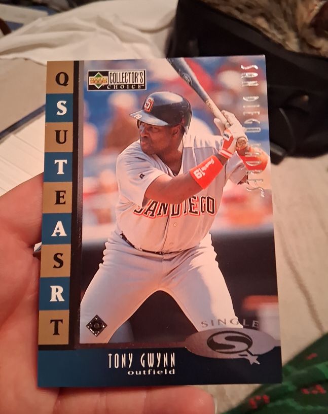 1998 Upper Deck Collector's Choice StarQuest #SQ19 Tony Gwynn — front