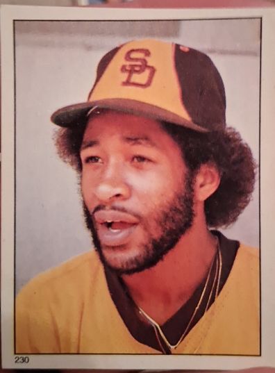 1981 Topps Stickers #230 Ozzie Smith — front