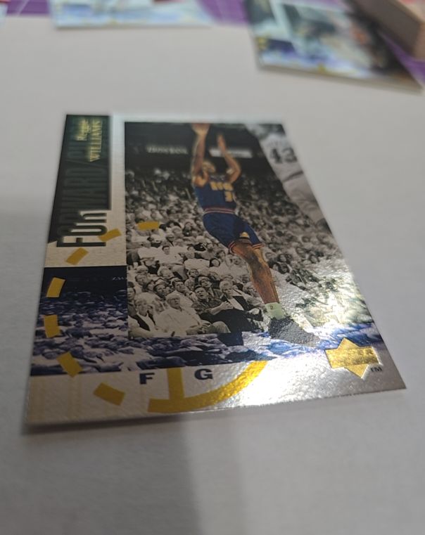 1994-95 Upper Deck Special Edition #SE27 Chris Mullin — front