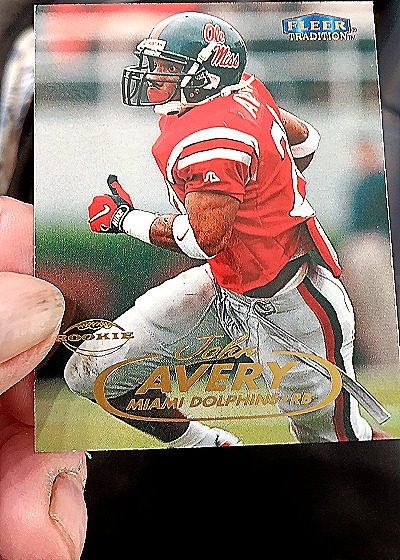 1998 Fleer Tradition John Avery Rookie — front