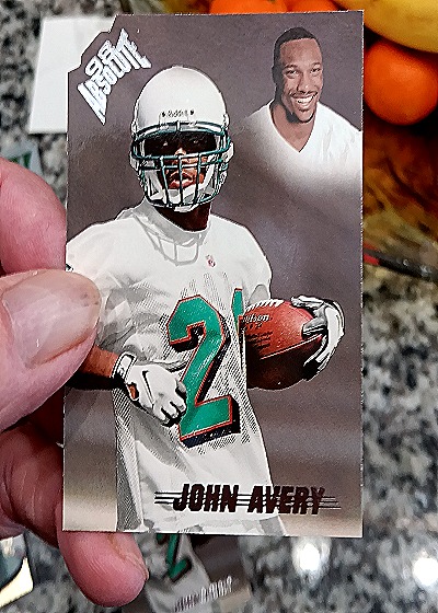 1998 Playoff Absolute Retail #75 John Avery — front