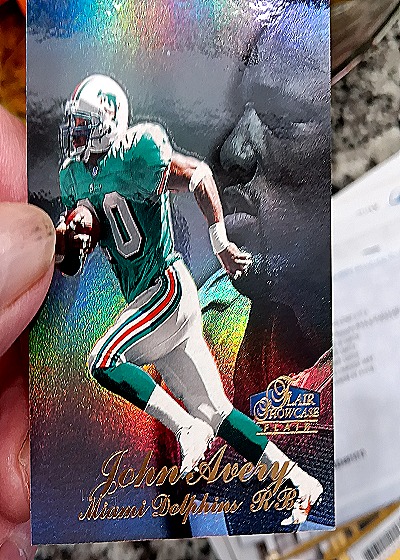 1998 Fleer Flair Showcase #25 John Avery — front