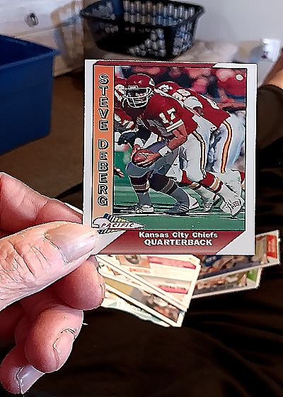 1991 Pacific #17 Steve DeBerg — front