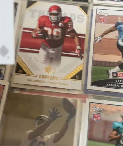 2003 SP Threads #88 Tony Gonzalez — front